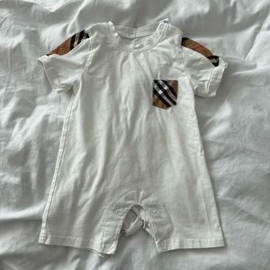 Burberry-style cotton onesie - 3-6mos